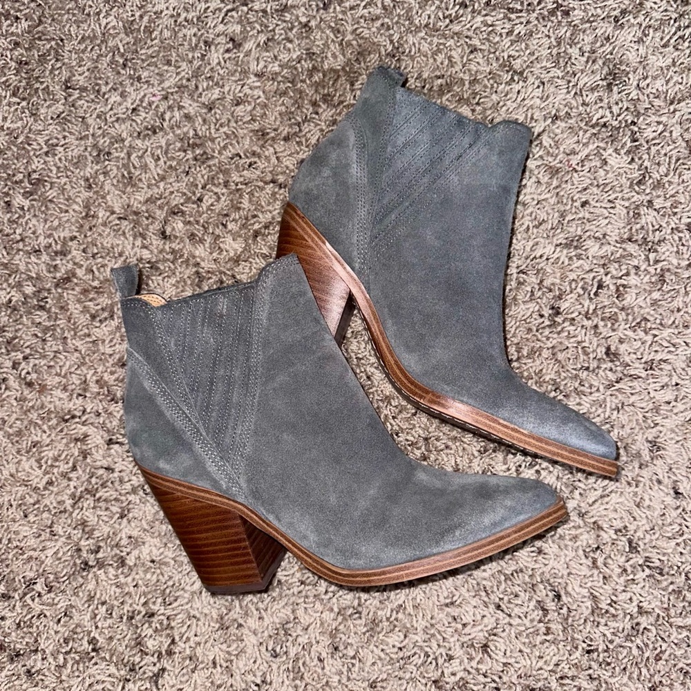 Marc Fisher Gray Ankle Booties with Pointed Toe 6.5 Suede Boots Pointy
